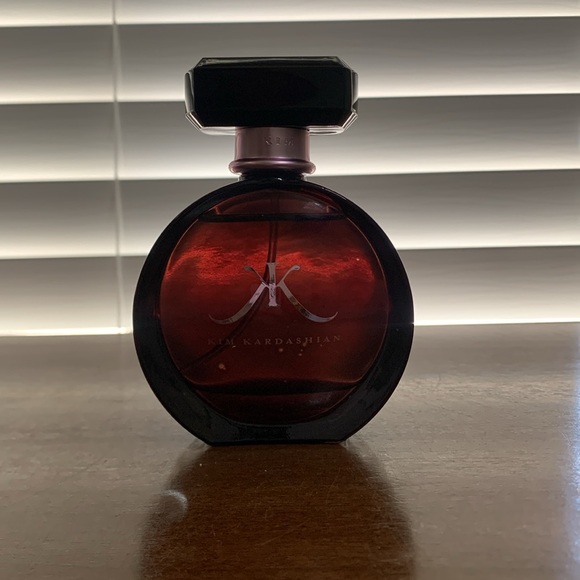 Kim Kardashian perfume - Picture 4 of 4